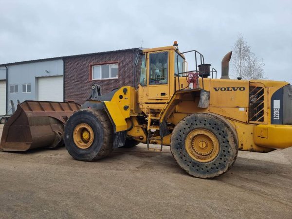 Volvo L 330 E - Image 3