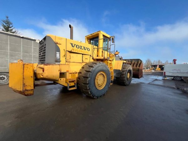 Volvo L 330 E - Image 11