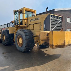 Volvo L 330 E