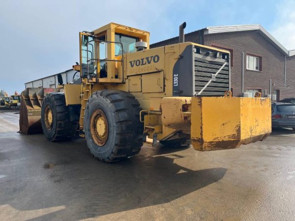 Volvo L 330 E