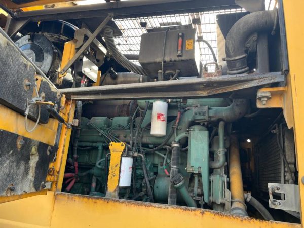 Volvo L 330 E - Image 13