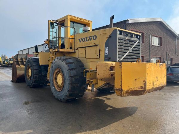 Volvo L 330 E - Image 2