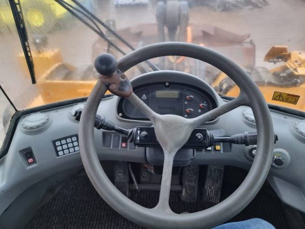 Volvo L180 E - Image 16
