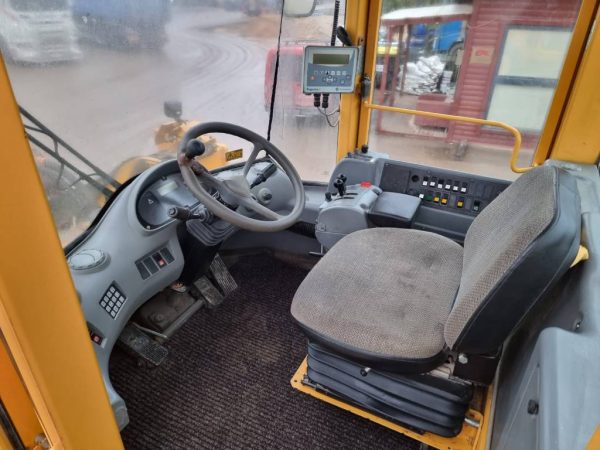 Volvo L180 E - Image 15