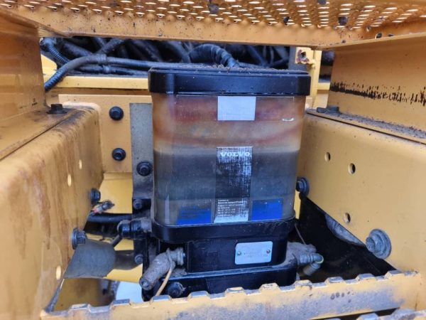 Volvo L180 E - Image 21