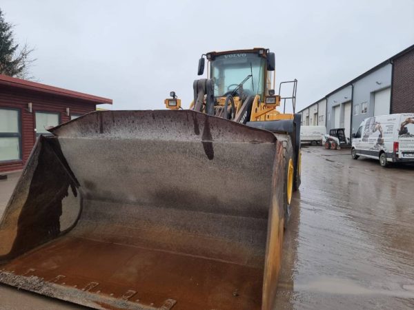 Volvo L180 E - Image 14